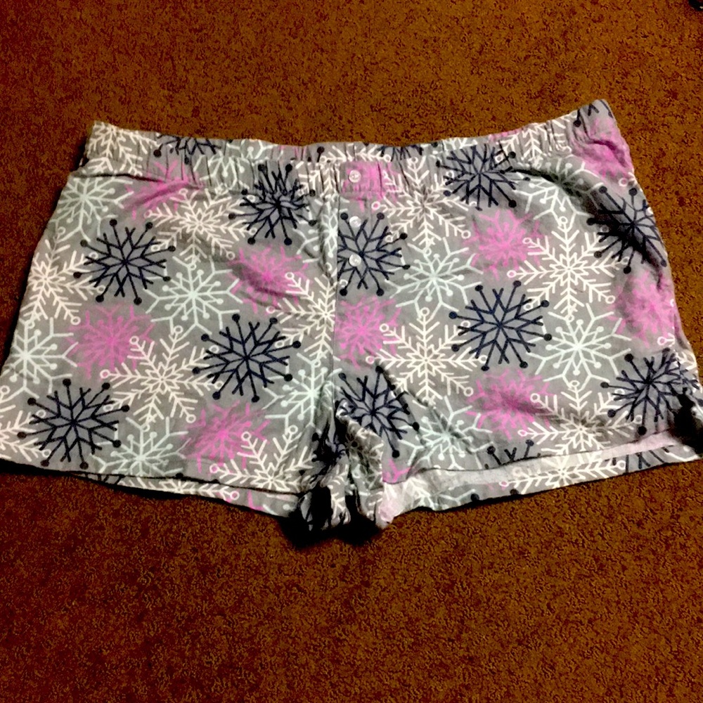 Pajamas Pj shorts Large winter snowflake like new, cute!